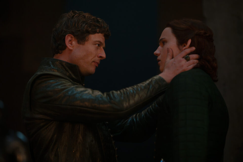 Ormund Hightower (James Norton) e Daeron Targaryen (Benjamin Evan Ainsworth) in House of the Dragon 3 © Theo Whiteman/HBO