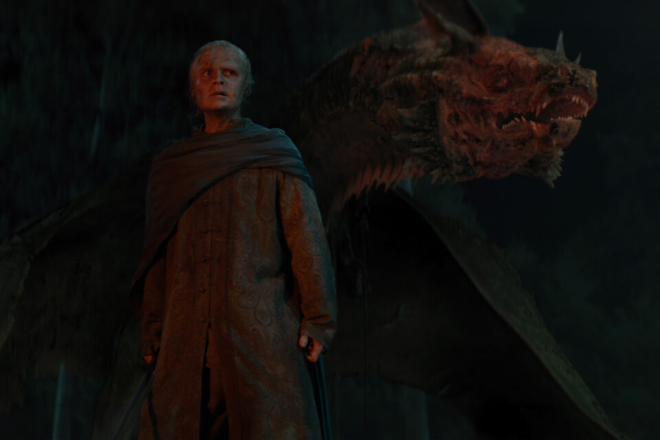 Aegon II Targaryen (Tom Glynn Carney) e Sole di Fuoco in House of the Dragon 3 © Theo Whiteman/HBO